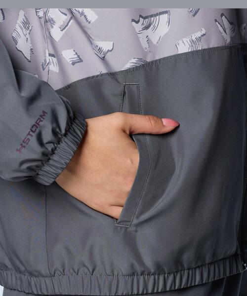 UNDER ARMOUR(アンダーアーマー)の「UAトリコット ウーブン フルジップ フーディー(トレーニング/レディース)(その他アウター・レディース・グレー×ホワイト・L/S/XL/M)」の7枚目の写真