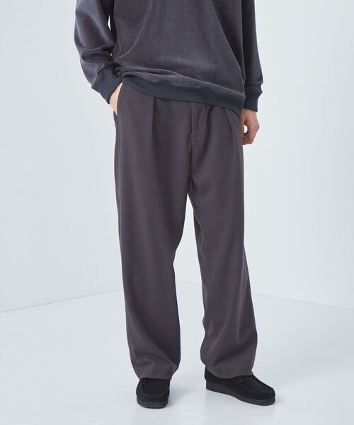 green label relaxing(グリーンレーベルリラクシング)の「Morley 1プリーツ ワイドパンツ(その他パンツ・メンズ・グレー/ブラック/ダークグレー・S/M/L)」の3枚目の写真