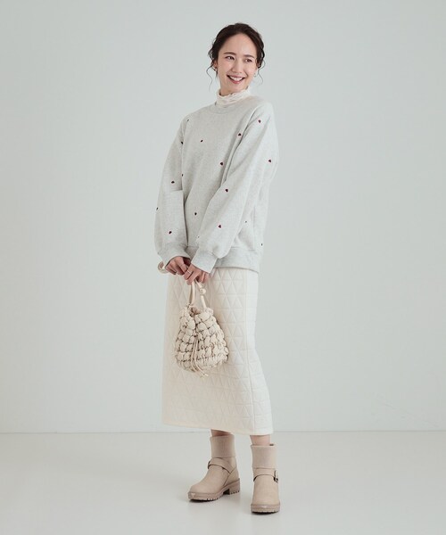 Cutie Blonde（キューティーブロンド）の「◆【洗える/S-LL/SHOO WARM】あったか裏起毛 刺繍アソートスウェット（スウェット・レディース・チャコール/ライトグレー系1/グレー系・04/03/02/01）」の15枚目の写真