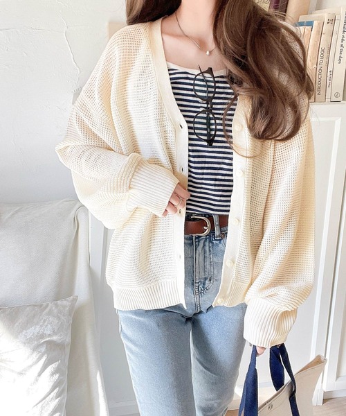 classicalelf（クラシカルエルフ）の「リラクシーで上品。ワッフルニットVネックカーディガン（ドルマンスリーブ）（カーディガン/ボレロ・レディース・ブルー/アイボリー/ブラック・LARGE/MEDIUM/SMALL/X-LARGE）」の17枚目の写真