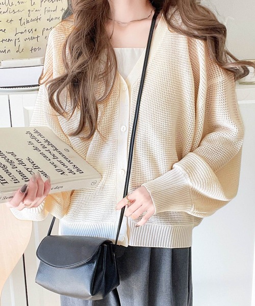 classicalelf（クラシカルエルフ）の「リラクシーで上品。ワッフルニットVネックカーディガン（ドルマンスリーブ）（カーディガン/ボレロ・レディース・ブルー/アイボリー/ブラック・LARGE/MEDIUM/SMALL/X-LARGE）」の14枚目の写真