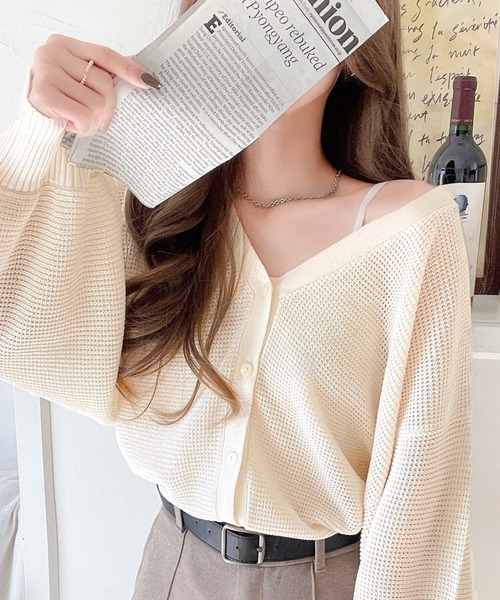 classicalelf（クラシカルエルフ）の「リラクシーで上品。ワッフルニットVネックカーディガン（ドルマンスリーブ）（カーディガン/ボレロ・レディース・ブルー/アイボリー/ブラック・LARGE/MEDIUM/SMALL/X-LARGE）」の11枚目の写真