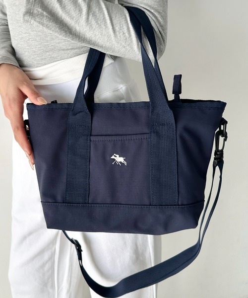 POLOCHAMPS(ポロチャンプス)の「POLOCHAMPS(ポロチャンプス)/2WAY 軽量 ワンポイント刺繍 ショルダーバッグ 手提げ ミニトートバッグ(トートバッグ・レディース・ネイビー/ベージュ/ブラック/アイボリー・FREE)」の4枚目の写真