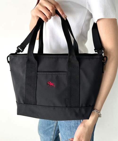 POLOCHAMPS(ポロチャンプス)の「POLOCHAMPS(ポロチャンプス)/2WAY 軽量 ワンポイント刺繍 ショルダーバッグ 手提げ ミニトートバッグ(トートバッグ・レディース・ネイビー/ベージュ/ブラック/アイボリー・FREE)」の5枚目の写真