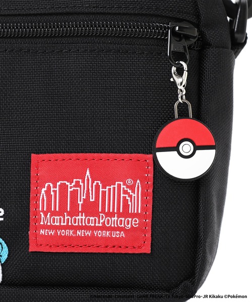 Manhattan Portage（マンハッタンポーテージ）の「Jogger Bag Ver.2 Pokemon Paldea（ショルダーバッグ・メンズ・ブラック・X-SMALL）」の4枚目の写真