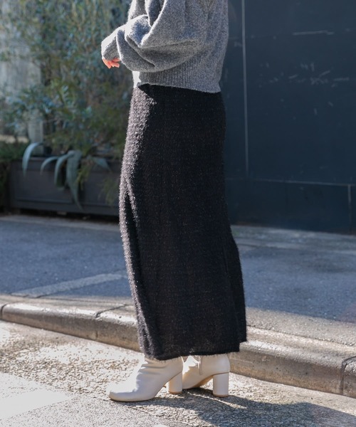 KBF（ケイビーエフ）の「ラメフェザースカート（スカート・レディース・アイボリー/ブラック/ブルー・ONE）」の5枚目の写真