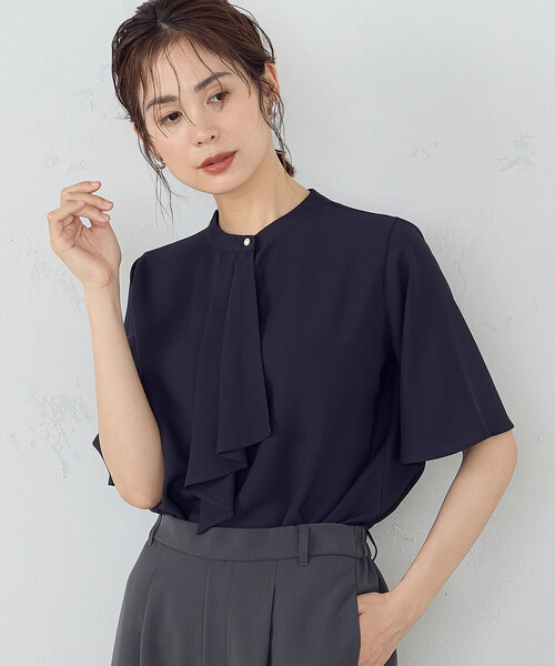 COMME CA ISM（コムサイズム）の「ボウタイ風 半袖ブラウス（シャツ/ブラウス・レディース・グレー/ネイビー/ホワイト・MEDIUM/LARGE）」の3枚目の写真