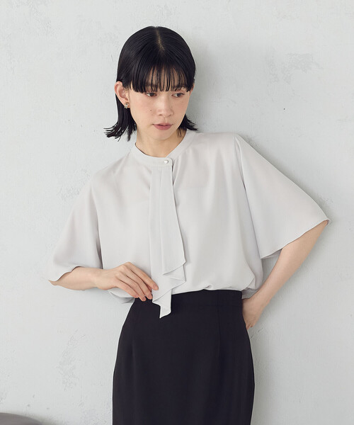 COMME CA ISM（コムサイズム）の「ボウタイ風 半袖ブラウス（シャツ/ブラウス・レディース・グレー/ネイビー/ホワイト・MEDIUM/LARGE）」の12枚目の写真