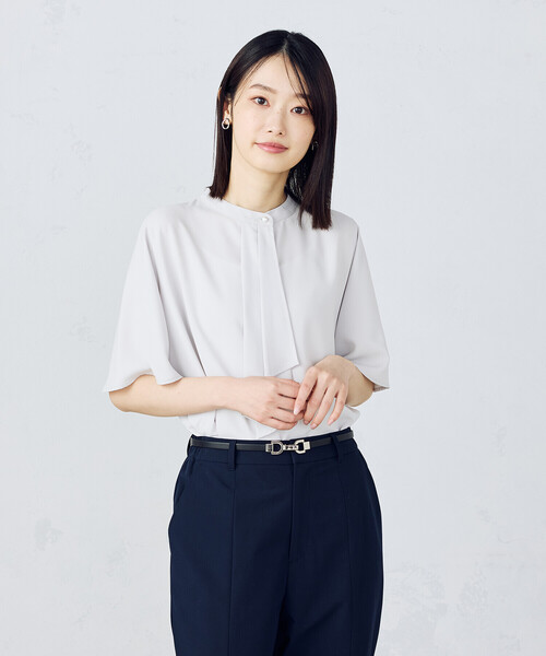 COMME CA ISM（コムサイズム）の「ボウタイ風 半袖ブラウス（シャツ/ブラウス・レディース・グレー/ネイビー/ホワイト・MEDIUM/LARGE）」の21枚目の写真