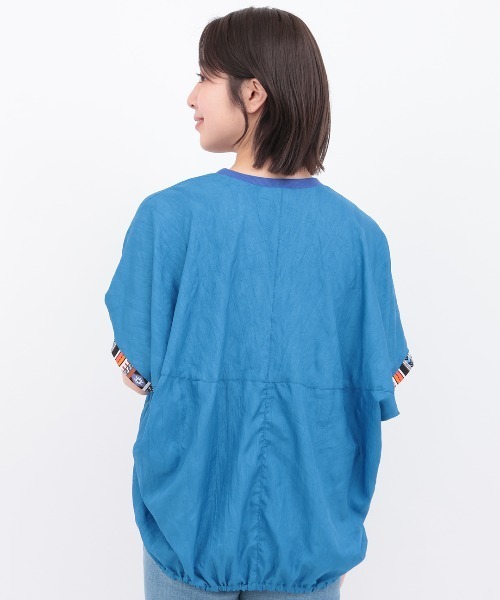 チチカカ（チチカカ）の「楊柳裾ドロストブラウス（シャツ/ブラウス・レディース・ブルー/ベージュ/マスタード・FREE）」の12枚目の写真