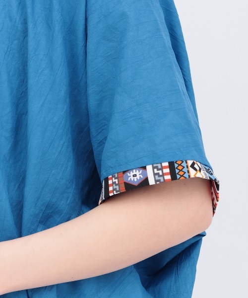 チチカカ（チチカカ）の「楊柳裾ドロストブラウス（シャツ/ブラウス・レディース・ブルー/ベージュ/マスタード・FREE）」の14枚目の写真