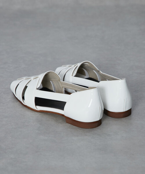 un dix cors(アンディコール)の「libero/エナメルグルカサンダル(サンダル・レディース・ホワイト/ブラック・S/M/L)」の6枚目の写真