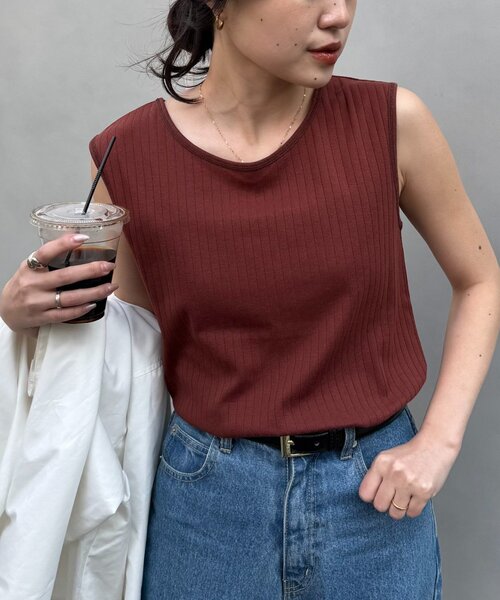 CIAOPANIC TYPY（チャオパニックティピー）の「【販売枚数13万枚突破!!】＜抗菌防臭＞2WAY配色タンクトップ（タンクトップ・レディース・イエロー/ピンク/オリーブ/オレンジ/サックスブルー/グレー系その他/キャメル/ホワイト/チャコールグレー/ブラック/グリーン/ブルー/ブラウン/レッド/ローズ/ブルー系その他/ベージュ/ブラウン系その他2・ONE SIZE）」の7枚目の写真