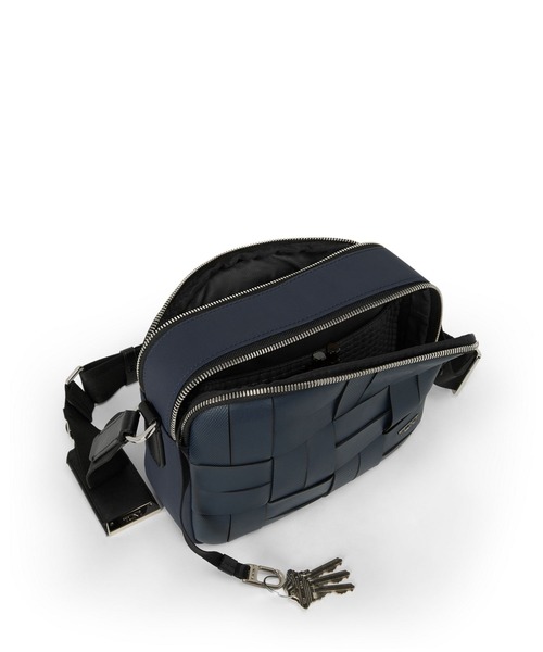 TUMI（トゥミ）の「HARRISON 「ウィンザー」クロスボディ（ショルダー