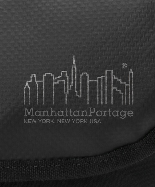 Manhattan Portage(マンハッタンポーテージ)の「Pacific Nylon Messenger Bag Flap Zipper Pocket W/ Divide(メッセンジャーバッグ・メンズ・ブラック・X-SMALL)」の10枚目の写真