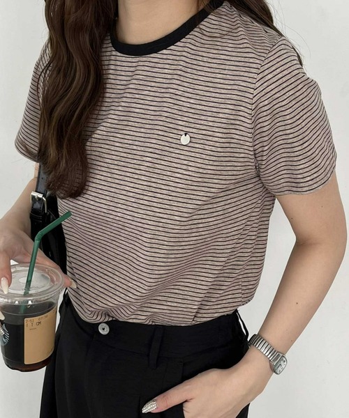 nelliy.（ネルリー）の「プレート付ボーダー配色リンガーＴシャツ（Tシャツ/カットソー・レディース・ネイビー/ベージュ/ブラック・LARGE/MEDIUM）」の4枚目の写真