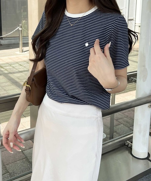 nelliy.（ネルリー）の「プレート付ボーダー配色リンガーＴシャツ（Tシャツ/カットソー・レディース・ネイビー/ベージュ/ブラック・LARGE/MEDIUM）」の5枚目の写真