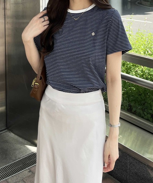 nelliy.（ネルリー）の「プレート付ボーダー配色リンガーＴシャツ（Tシャツ/カットソー・レディース・ネイビー/ベージュ/ブラック・LARGE/MEDIUM）」の8枚目の写真