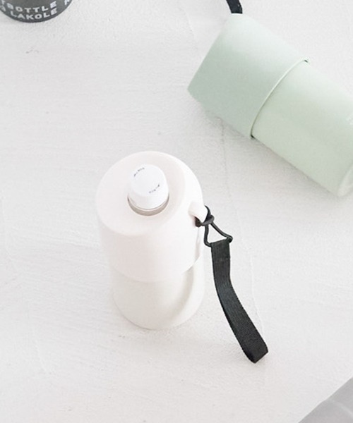 LAKOLE（ラコレ）の「＜累計販売40万本!!＞【保冷保温】ペットボトルホルダー5S[取扱店舗限定] /286292（水筒・レディース・グレー/オレンジ/ライトグリーン/ブラック/アイボリー・FREE）」の7枚目の写真