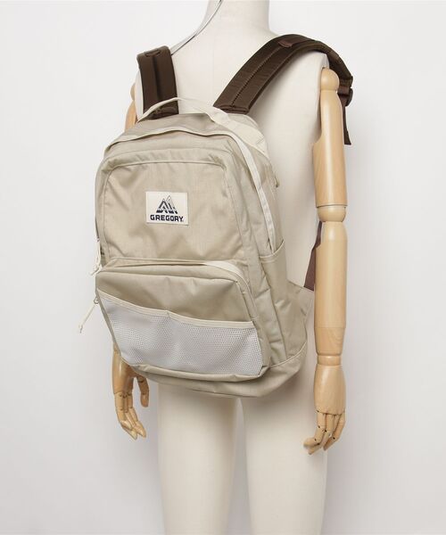 GREGORY（グレゴリー）の「キャンパスデイM CAMPUS DAY M サンドベージュ（バックパック/リュック・メンズ・サンドベージュ・ONE SIZE）」の2枚目の写真