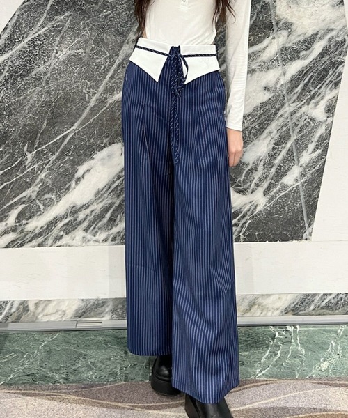 SOLA(ソラ)の「ウエスト折り返しストライプパンツ/Waist Folded Stripe Pants(その他パンツ・レディース・グレー/ブルー・SMALL/MEDIUM)」の2枚目の写真