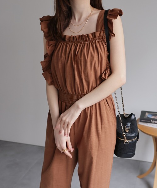 フリル付きブラウンオールインワン
