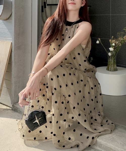 FREE STYLISTS(フリー スタイリスト)の「YUGA_YGMC Halter neck polka dot dress(ワンピース・レディース・ベージュ・FREE)」の2枚目の写真