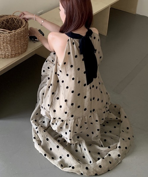 FREE STYLISTS(フリー スタイリスト)の「YUGA_YGMC Halter neck polka dot dress(ワンピース・レディース・ベージュ・FREE)」の8枚目の写真