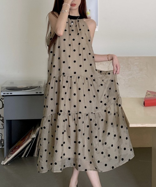 FREE STYLISTS(フリー スタイリスト)の「YUGA_YGMC Halter neck polka dot dress(ワンピース・レディース・ベージュ・FREE)」の4枚目の写真