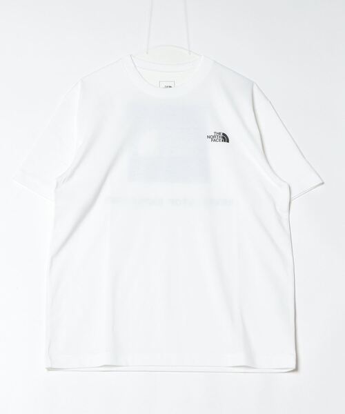THE NORTH FACE(ザノースフェイス)の「ザ ノース フェイス THE NORTH FACE S/S Bandana Square Logo Tee_ショートスリーブバンダナスクエアロゴティー(Tシャツ/カットソー・メンズ・グレー/ネイビー/ホワイト×ブラック/ブラック×グレー・L/LL/S/M)」の2枚目の写真