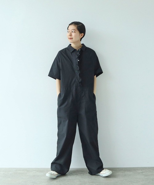 PAR ICI（パーリッシィ）の「【WEB別注】タイプライター フリルオールインワン（つなぎ/オールインワン・レディース・ブラック・FREE）」の2枚目の写真