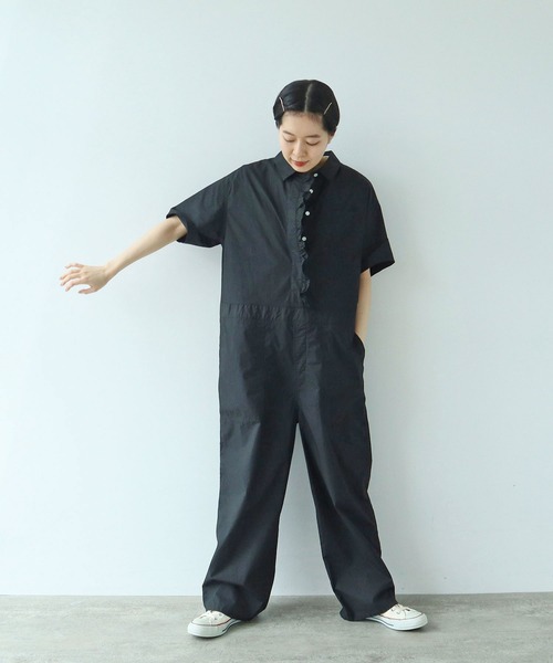 PAR ICI（パーリッシィ）の「【WEB別注】タイプライター フリルオールインワン（つなぎ/オールインワン・レディース・ブラック・FREE）」の3枚目の写真