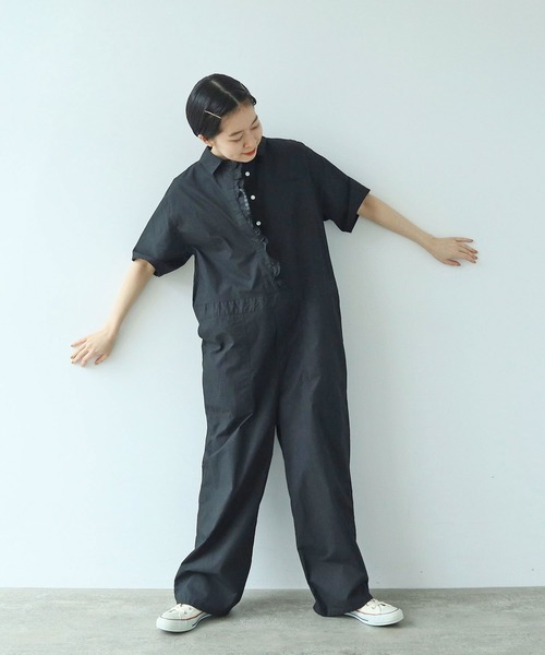 PAR ICI（パーリッシィ）の「【WEB別注】タイプライター フリルオールインワン（つなぎ/オールインワン・レディース・ブラック・FREE）」の4枚目の写真