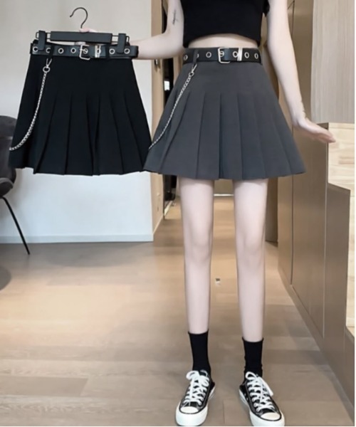 .KOM（ドットコム）の「『.KOM/ドットケーオーエム』チェーン&ポケットミニスカート【Y】【CN】（スカート・レディース・ブラック/グレー・FREE）」の4枚目の写真