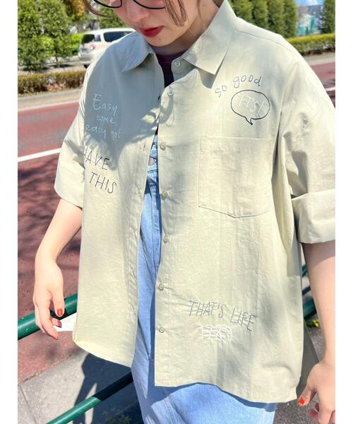 SM2(エスエムツー)の「ロゴ刺繍入りオーバーシャツ(シャツ/ブラウス・レディース・クリーム/ブルー/ベージュ/カーキ・F)」の21枚目の写真