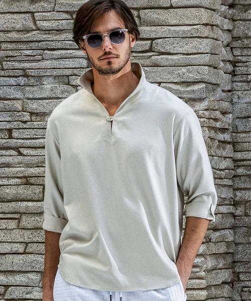 AKM Contemporary(エイケイエムコンテンポラリー)の「【WEB・直営店限定】AKM Contemporary(エイケイエムコンテンポラリー)スキッパープルオーバーシャツ 半袖シャツ シワ防止 イージーケア(シャツ/ブラウス・メンズ・ベージュ/ネイビー/サックスブルー/オフホワイト・S/M/L/XL/XXL)」の1枚目の写真