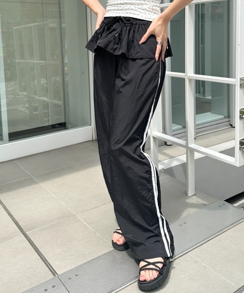 wears（ウェアーズ）の「フリルデザイン ナイロンパンツ ダブルラインナイロンパンツ（その他パンツ・レディース・ブラック/ホワイト/ネイビー・FREE）」の13枚目の写真