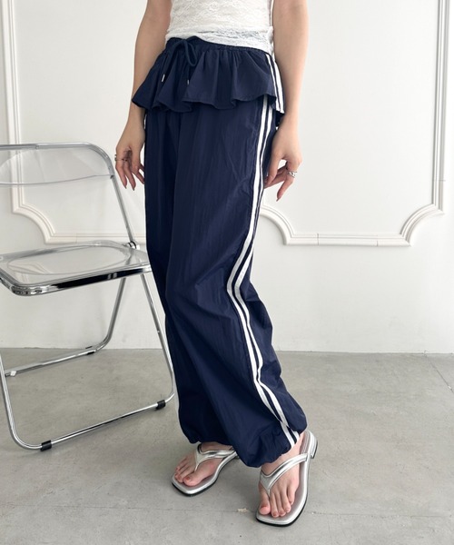 wears（ウェアーズ）の「フリルデザイン ナイロンパンツ ダブルラインナイロンパンツ（その他パンツ・レディース・ブラック/ホワイト/ネイビー・FREE）」の21枚目の写真
