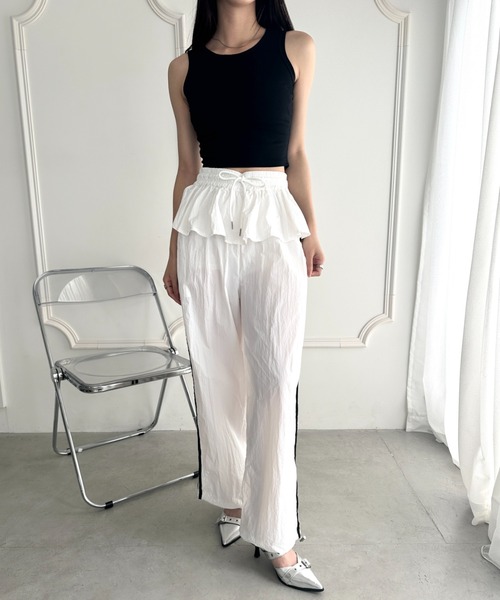 wears（ウェアーズ）の「フリルデザイン ナイロンパンツ ダブルラインナイロンパンツ（その他パンツ・レディース・ブラック/ホワイト/ネイビー・FREE）」の5枚目の写真