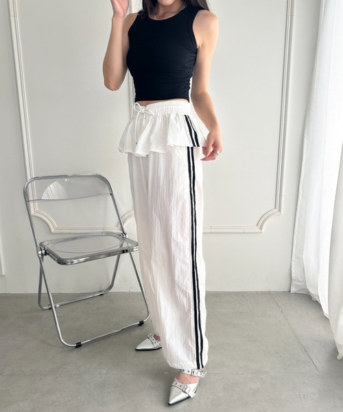 wears（ウェアーズ）の「フリルデザイン ナイロンパンツ ダブルラインナイロンパンツ（その他パンツ・レディース・ブラック/ホワイト/ネイビー・FREE）」の6枚目の写真