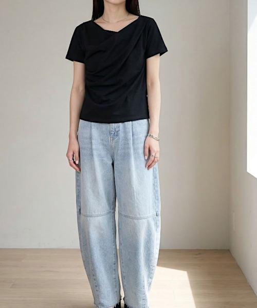 Per sist ence(パーシエンス)の「綿天竺半袖ドレープオフショルTシャツ(Tシャツ/カットソー・レディース・オートミール/オフホワイト/ブラック・ONE SIZE)」の8枚目の写真