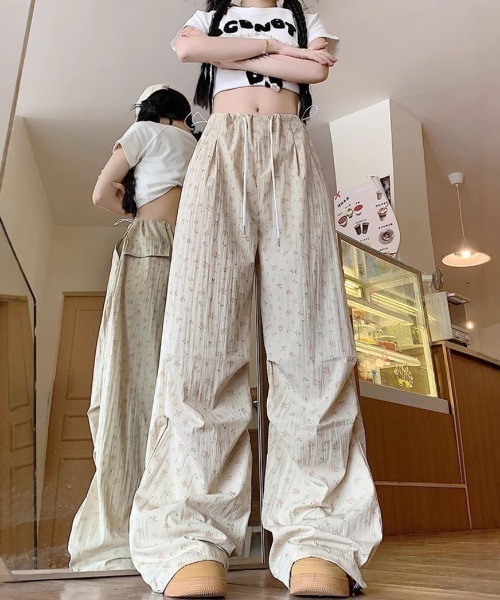 SHEPP(シープ)の「ウエスト ドロスト小花柄 ストレートパンツ(その他パンツ・レディース・ホワイト/ベージュ・M)」の15枚目の写真