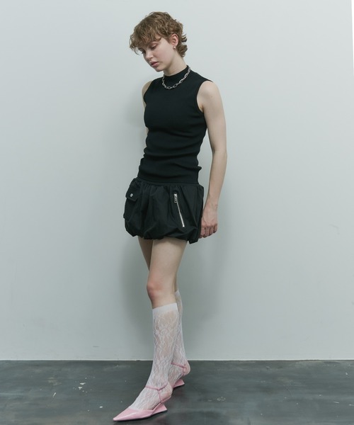 uyu.(ウユ)の「バックオープンノースリーブニットトップス(Tシャツ/カットソー・レディース・ホワイト/ブラック/レッド/ブルー・FREE)」の17枚目の写真