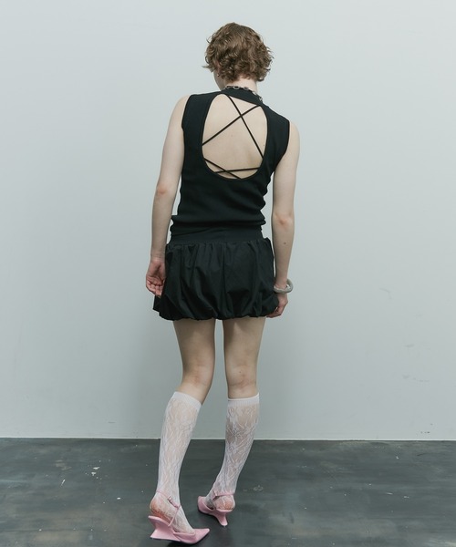 uyu.(ウユ)の「バックオープンノースリーブニットトップス(Tシャツ/カットソー・レディース・ホワイト/ブラック/レッド/ブルー・FREE)」の18枚目の写真