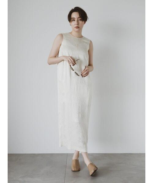 Te chichi CLASSIC（テチチクラシック）の「【JAPAN FABRIC】リンクルアセテートサテンワンピース《2025summer catalog item》（ワンピース・レディース・オフホワイト・F）」の5枚目の写真
