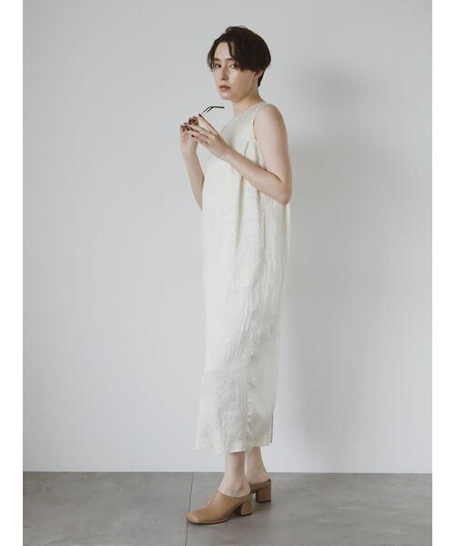 Te chichi CLASSIC（テチチクラシック）の「【JAPAN FABRIC】リンクルアセテートサテンワンピース《2025summer catalog item》（ワンピース・レディース・オフホワイト・F）」の7枚目の写真