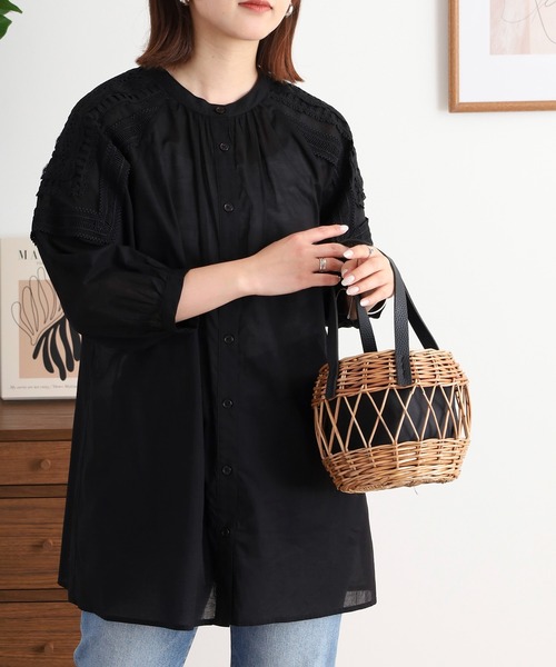 EGLANTINE(エグランティーヌ)の「EGLANTINE コットンレースノーカラー5分袖ブラウス(シャツ/ブラウス・レディース・ブラック/オフホワイト・40)」の14枚目の写真