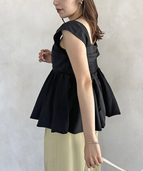 Thevon（ゼボン）の「アシメノースリバルーンブラウス（シャツ