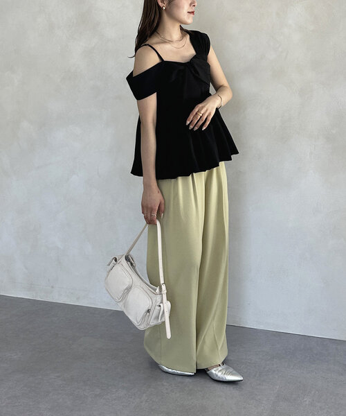 【新品タグ付き】Thevon. アシメノースリバルーンブラウス ブラック 新品タグ付き】Thevon. アシメノースリバルーンブラウス