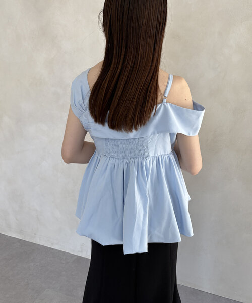 Thevon（ゼボン）の「アシメノースリバルーンブラウス（シャツ/ブラウス・レディース・ブラック/サックスブルー・FREE）」の12枚目の写真